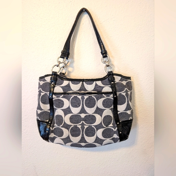 Large Coach Handbag 👜 - Picture 5 of 7